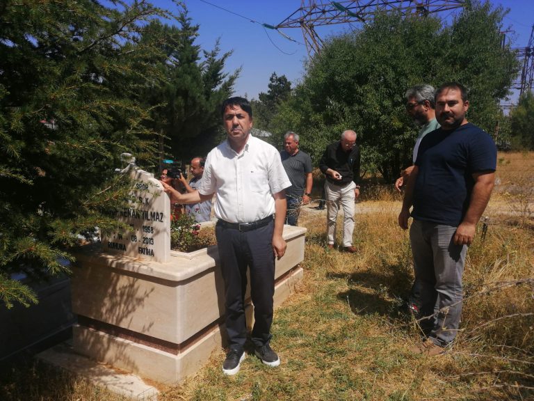 Efsane başkan, ölümünün 10. yıldönümünde kabri başında anıldı