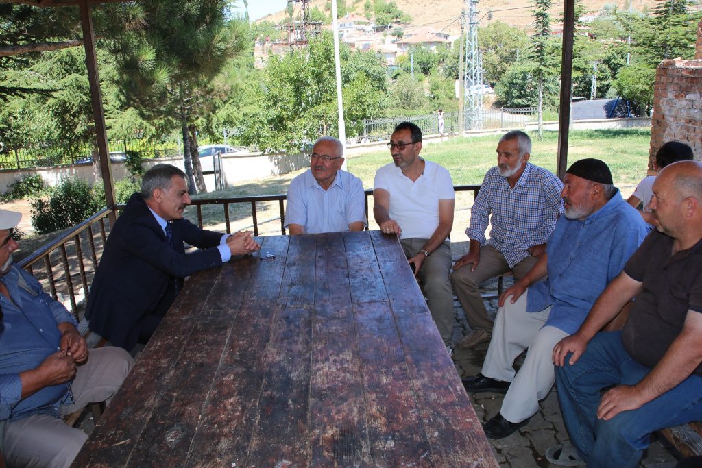 Vali Özkan, Sarıhacılı Mahallesi sakinleri ile bir araya geldi