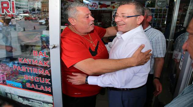 Vali Polat, esnaf ve vatandaşlarla vedalaştı