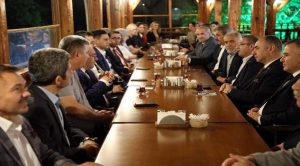 Karadağ ve Süzgün’e veda yemeği