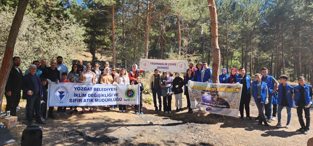 Kirazlı Göleti bölgesinde çevre temizliği yaptılar