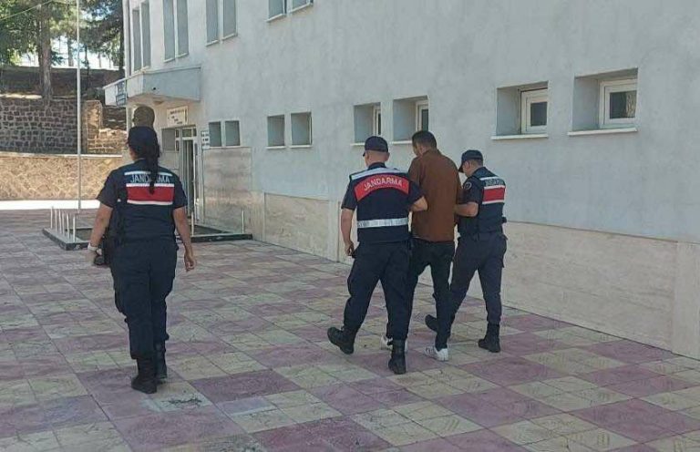 Jandarma tarafından yakalanan 4 şahıs tutuklandı