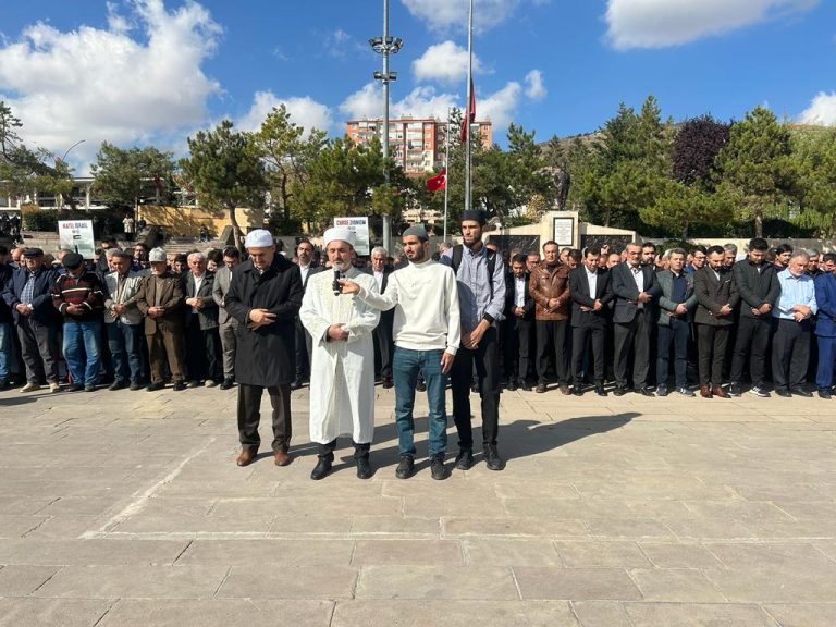 Yozgat’ta Filistin’e Destek Mesajı Cumhuriyet Alanı’nda yankılandı