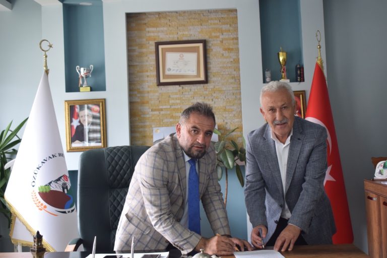 Özükavak Belediyesi’nde yüzde 50 zam sevinci