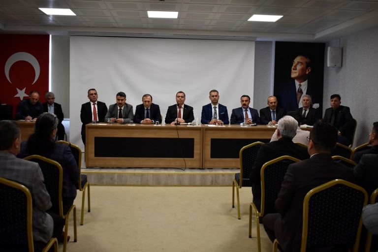 Altınkaynak, okul müdürleri ile toplantı yaptı