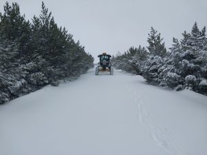 Akdağmadeni’nde yol açma çalışmaları yapıldı