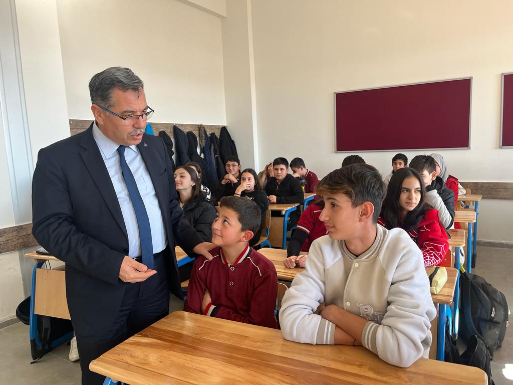 Öğrenciler yeni eğitim yuvalarına kavuştu