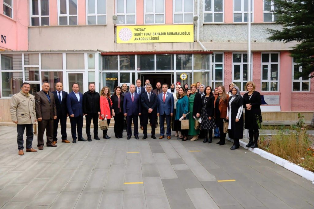 Vali Özkan: Eğitim, toplumun temel direğidir