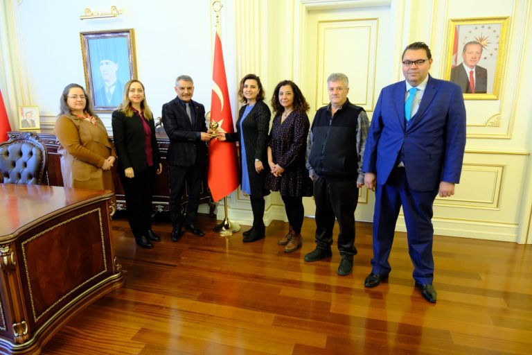 Dernek başkan ve üyelerinden Vali Özkan’a ziyaret