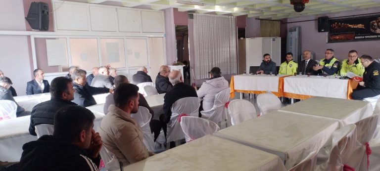 Okul servis şoförleri, güvenli ulaşım için bilgilendirildi
