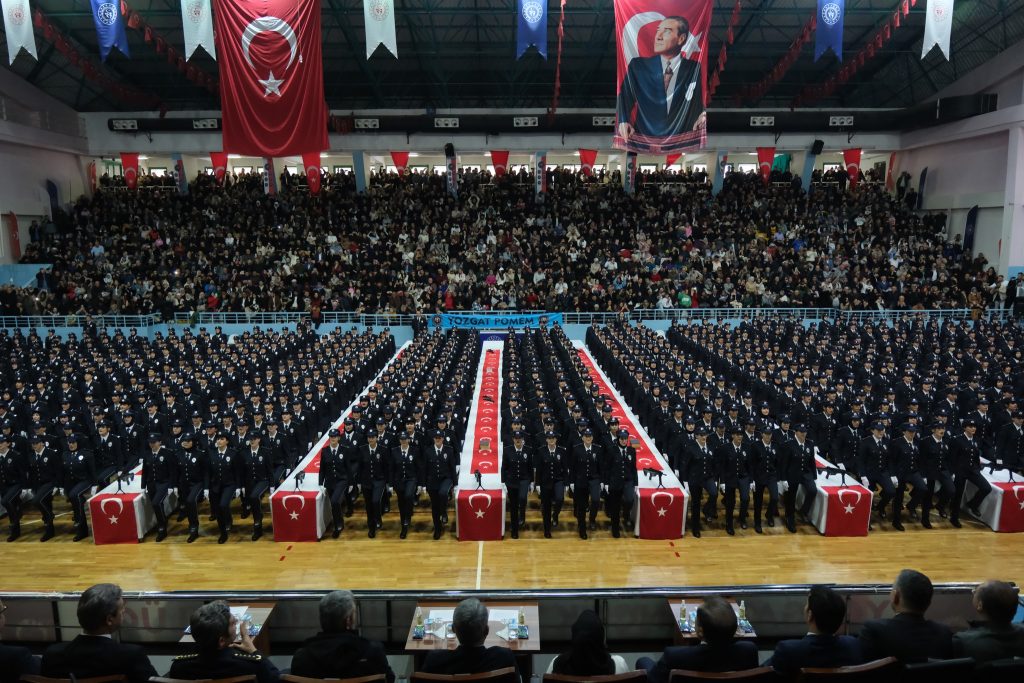 Yozgat POMEM’de 861 Kadın Polis Adayı mezuniyet coşkusu
