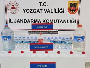 Jandarma 23 litre sahte rakı ele geçirdi