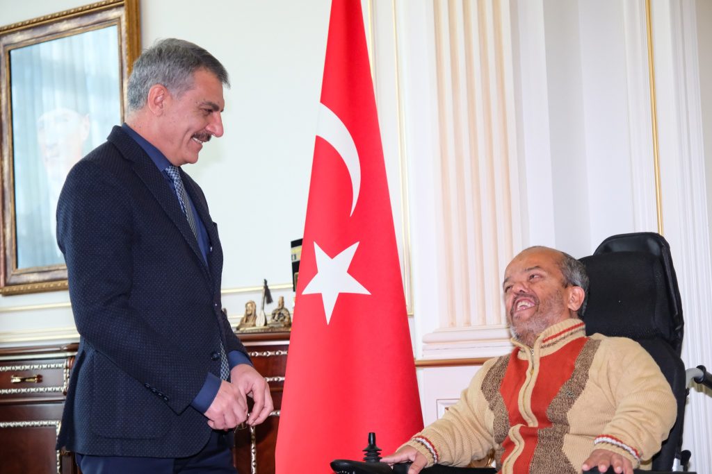 Vali Özkan, vatandaşları makamında ağırladı