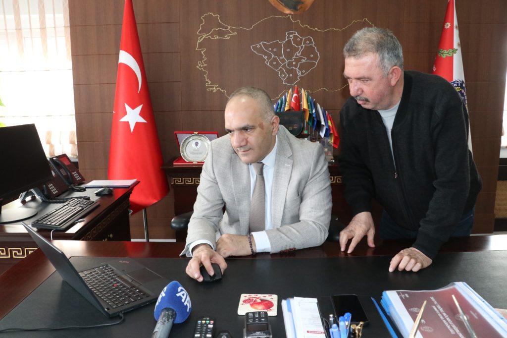 Akdoğan ve Tecimer’de oylamaya katıldı