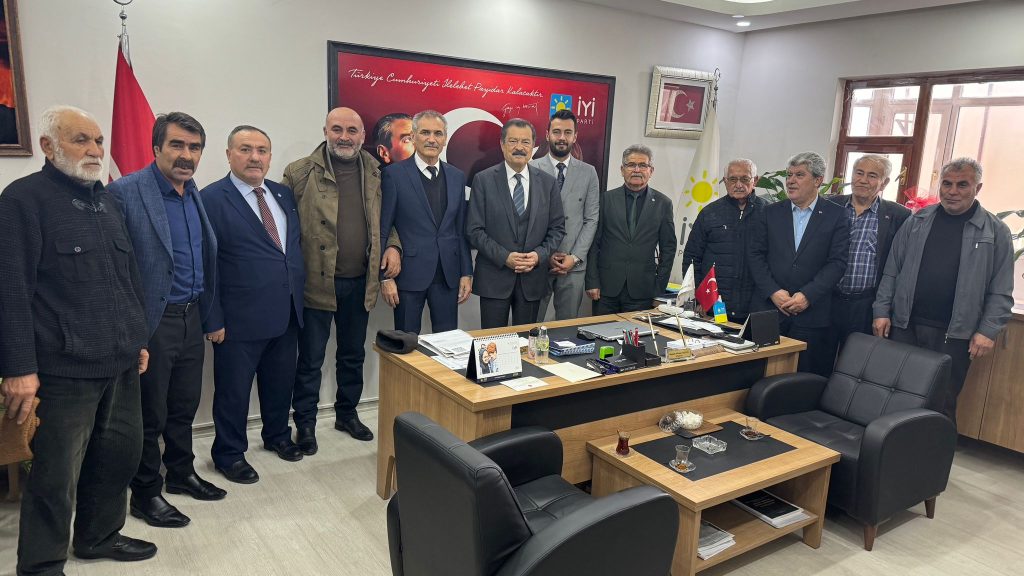 Kayalar, partilileri ile bir araya geldi