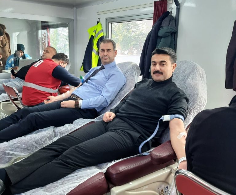 Eğitim camiasından Kızılay’a kan bağışı