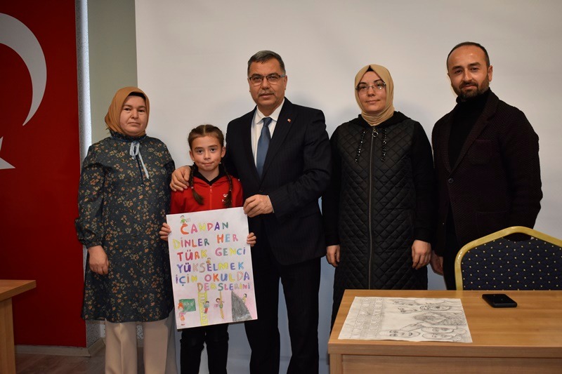 “Dilimizin Zenginlikleri” Projesinde öğrenciler ödüllendirildi