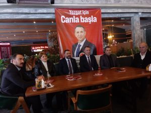 Açıkel: Seçimleri sloganlar, pankartlar kazanmıyor