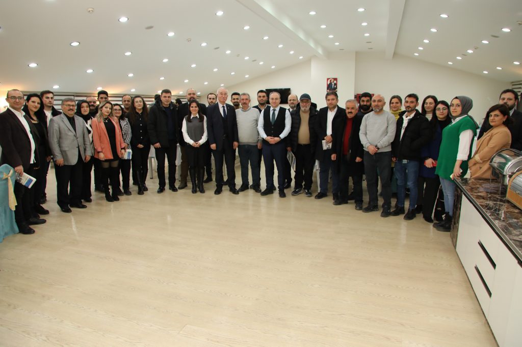 Rektör Yaşar, gazetecilerle buluştu