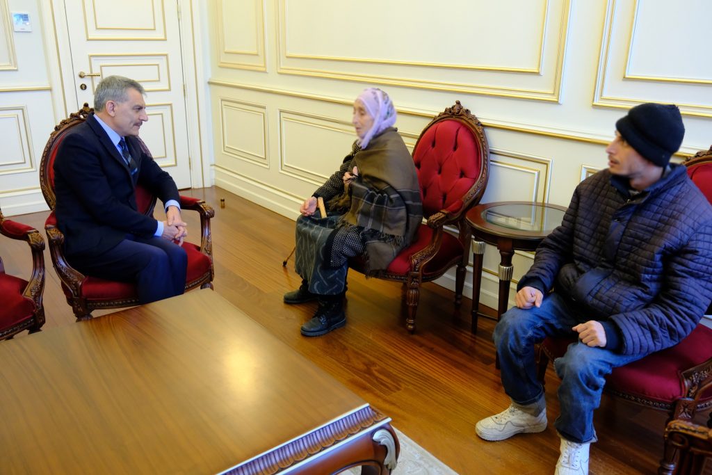 Vali Özkan: Halkımızın her bir bireyi bizim için önemlidir