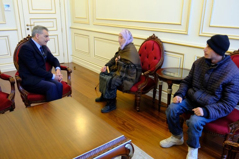 Vali Özkan: Halkımızın her bir bireyi bizim için önemlidir