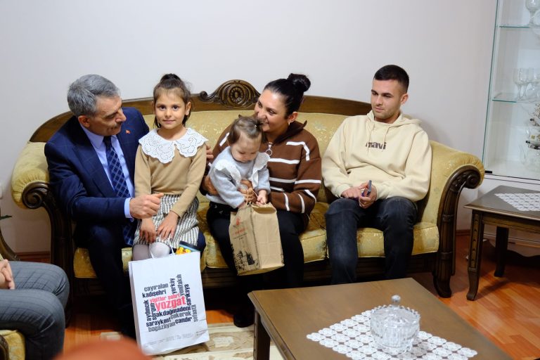 Vali Özkan: Her zaman şehit ailelerimiz ve gazilerimizin yanındayız