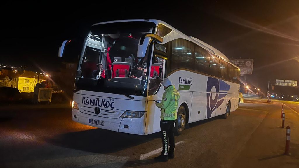 Şehirlerarası yolcu taşıyan araçlar gözden geçirildi