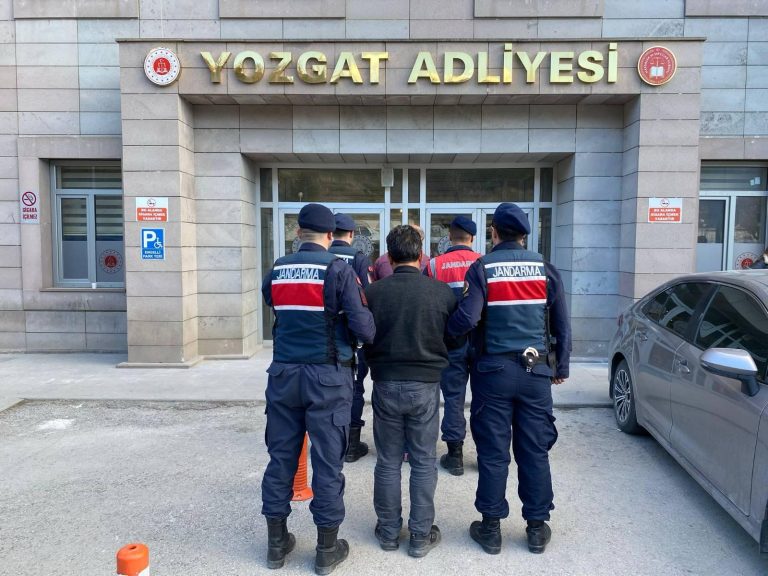 Jandarma hırsızlık olayında 2 şüpheliyi yakaladı