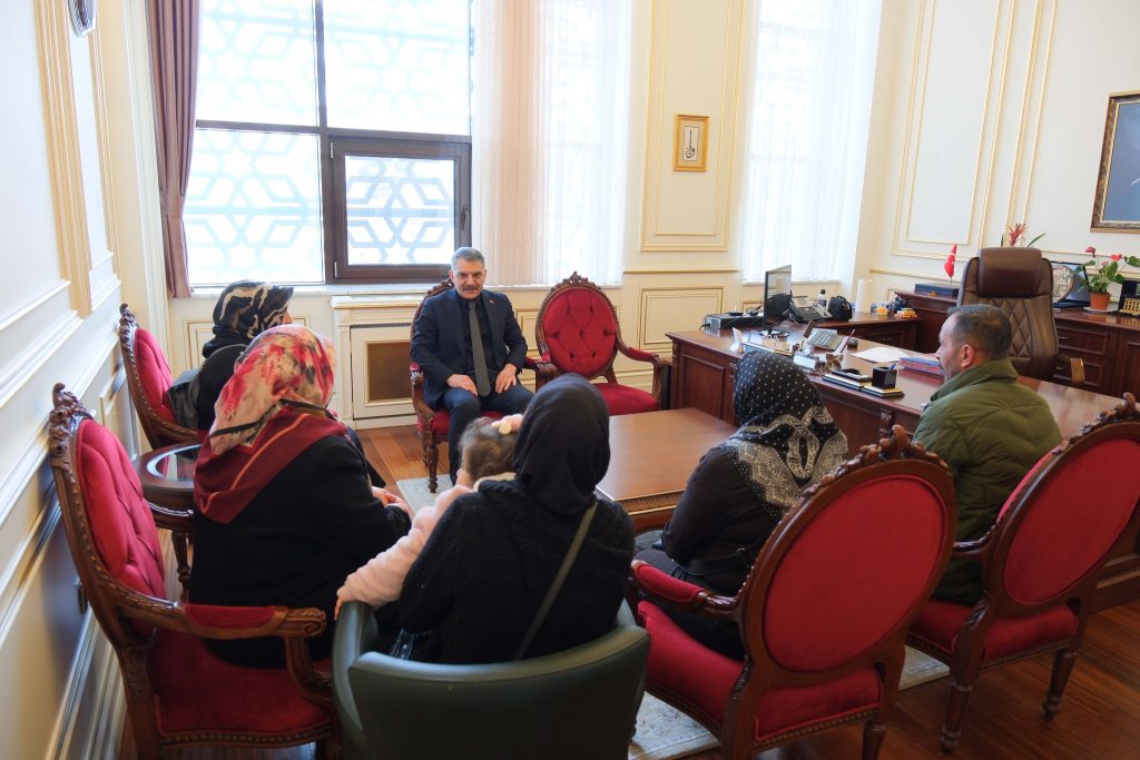 Vali Özkan, Vatandaşların sorunlarını dinleyip çözümler üretiyor