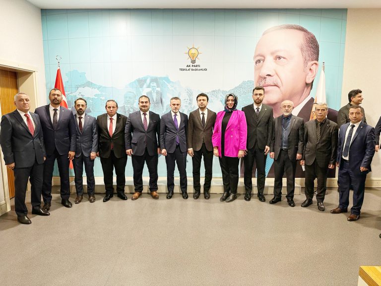 AK Parti’de ilçe başkanları atandı