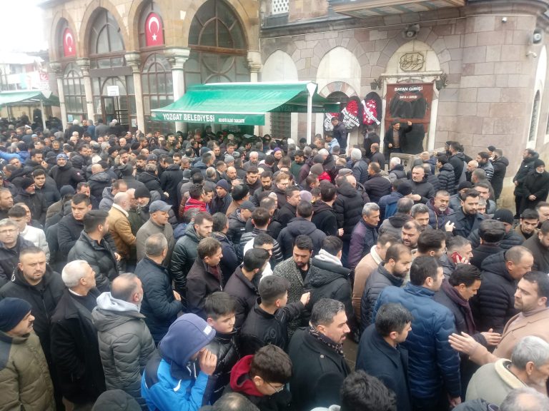 Kürşat Kadifekale, toprağa verildi