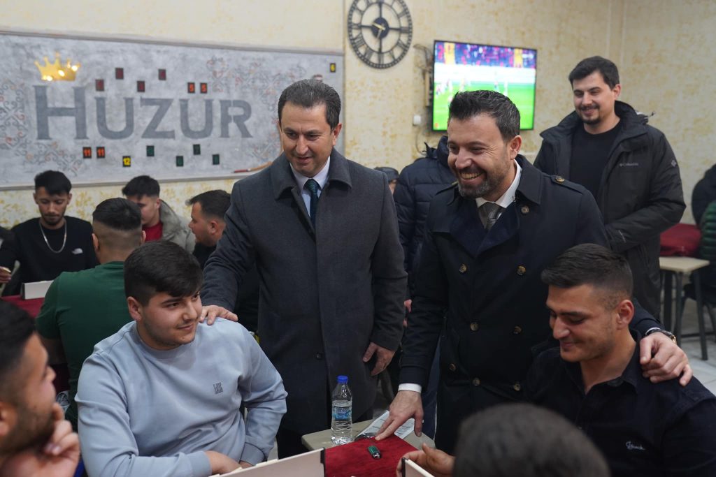 Şahan ve Gürbüz, sahura kadar vatandaşlarla bir arada