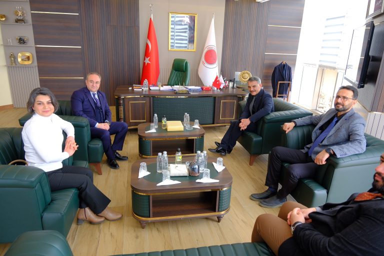 Vali Özkan’dan Rektör Yaşar’a ziyaret