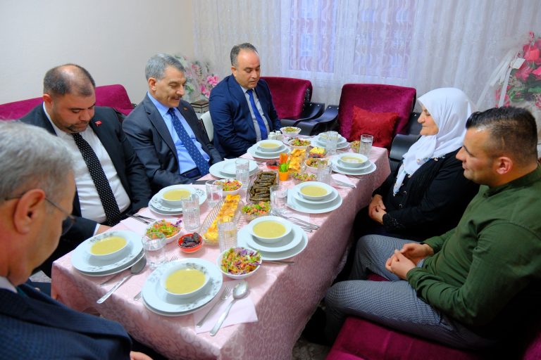 Vali Özkan ve İl Protokolünden anlamlı iftar
