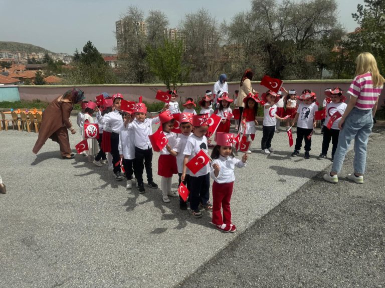 Kızılay Anaokulu miniklerinin etkinliği büyük beğeni topladı
