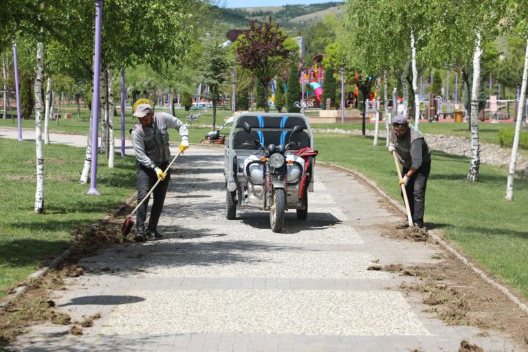 Ekipler saha çalışmalarını sürdürüyor