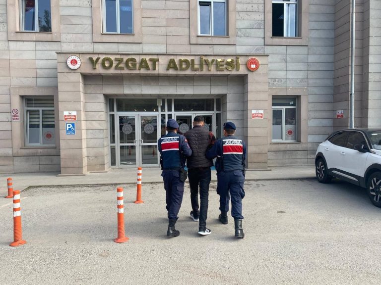 Aranan şahıslar yakalandı