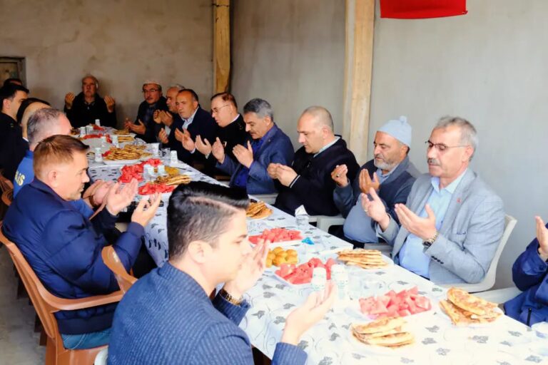 Vali Özkan: Şehit ailelerimizin her zaman yanındayız