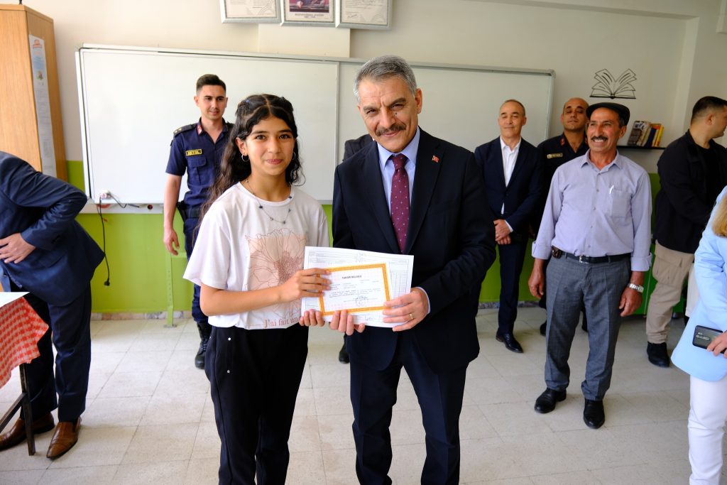 Yozgat’ta 71 Bin 932 öğrenci karnelerini alarak yaz tatiline girdi