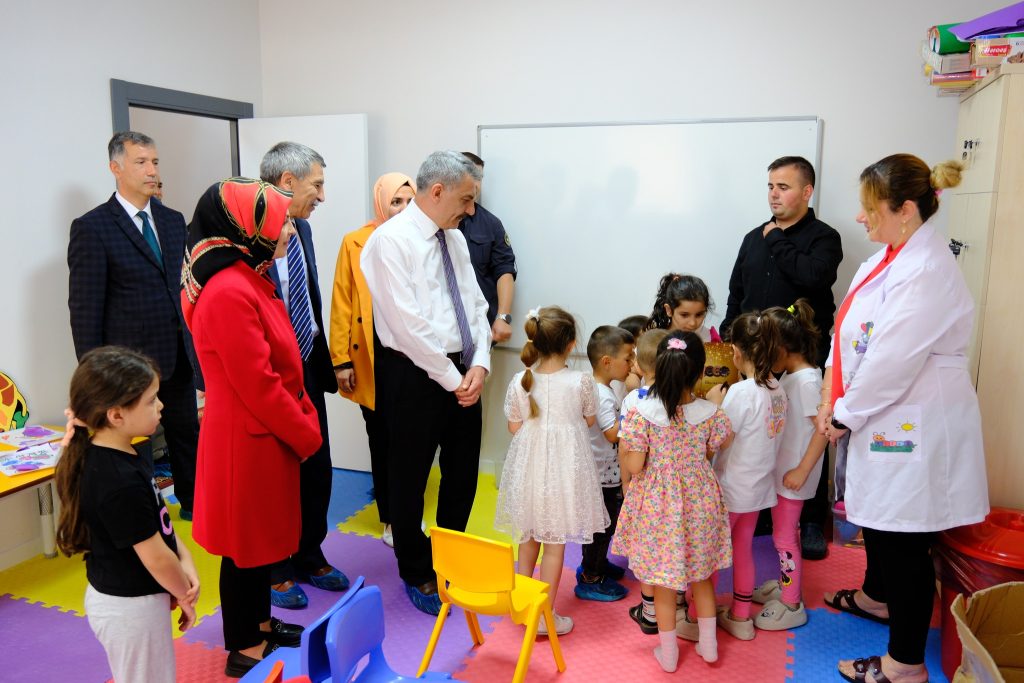 Vali Mehmet Ali Özkan, Aile Destek Merkezi’ni ziyaret etti