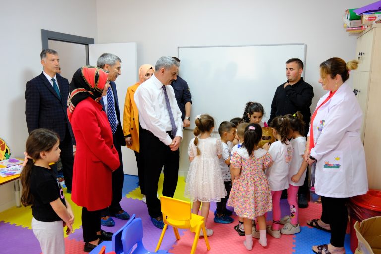 Vali Mehmet Ali Özkan, Aile Destek Merkezi’ni ziyaret etti