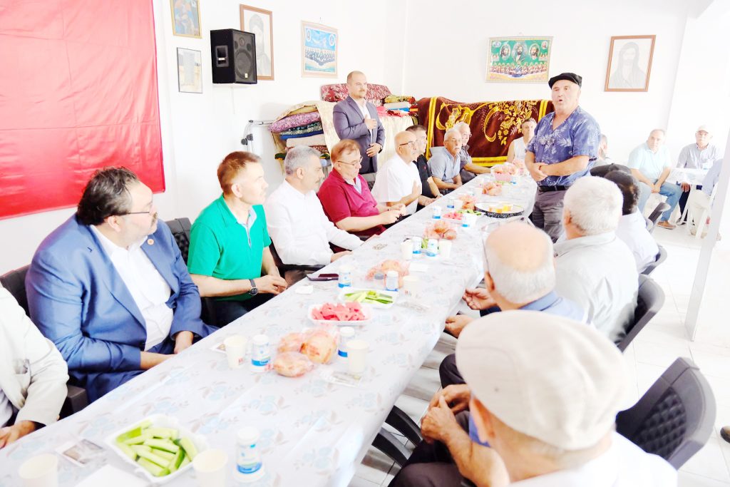 Vali Özkan Pembecik köyünde aşure etkinliğine katıldı
