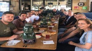 Başkan Arslan, TOKİ İş Merkezindeki esnaflarla bir araya geldi