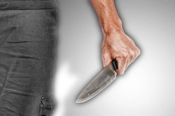 Bıçaklı saldırıda 14 yaşındaki çocuk hayatını kaybetti