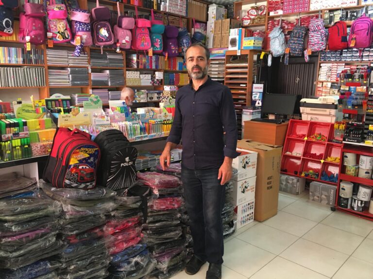 Yeni eğitim yılı öncesi kırtasiye ve okul ürünlerini denetliyor