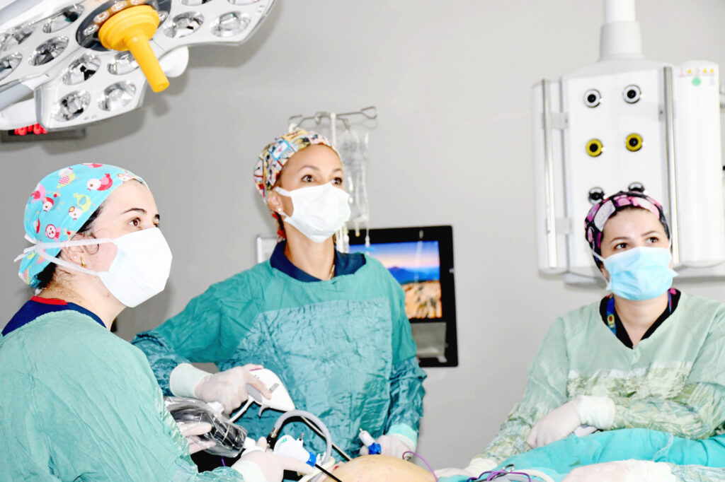 Jinekolojik Onkoloji Cerrahisinde önemli başarılar elde ediyor