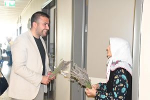 30 Ağustos Zafer Bayramı coşkusunu hasta ve yakınlarıyla paylaştılar