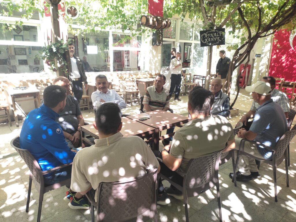 Vali Özkan, halkla iç içe olmayı sürdürüyor