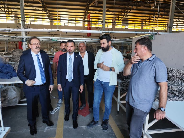 Akgül ve Şahan’dan Ritim Tekstil işçilerine destek