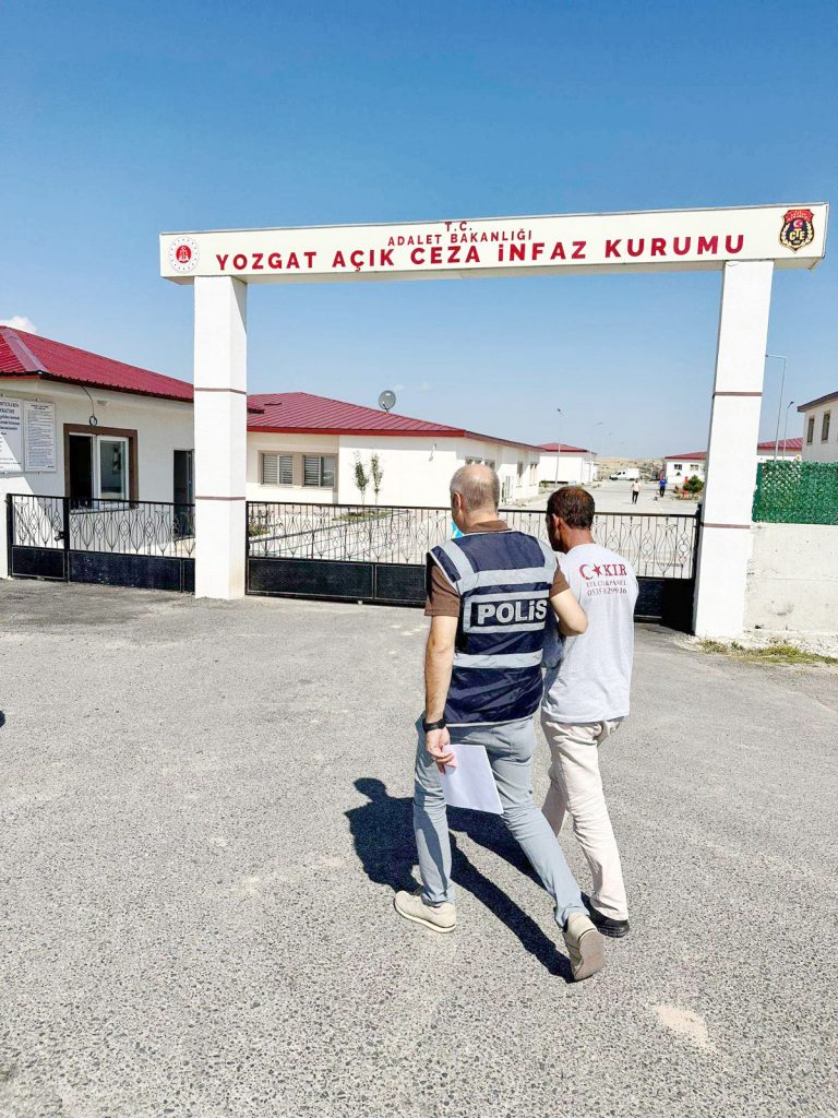 Aranan şahıs yakalandı